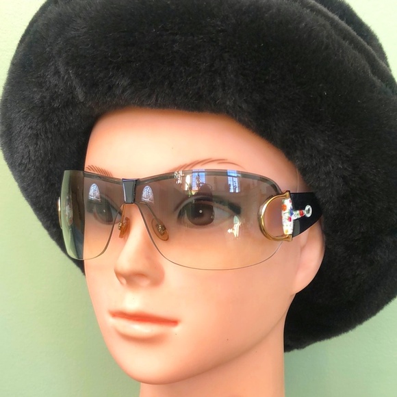 Gucci Sunglasses - Picture 2 of 7